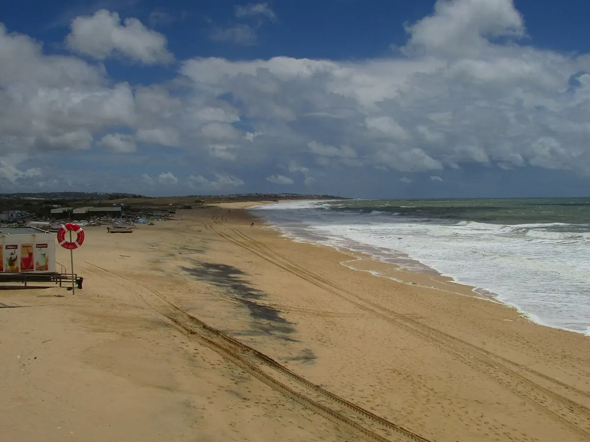 Praia Grande de Pêra on the Algarve coast