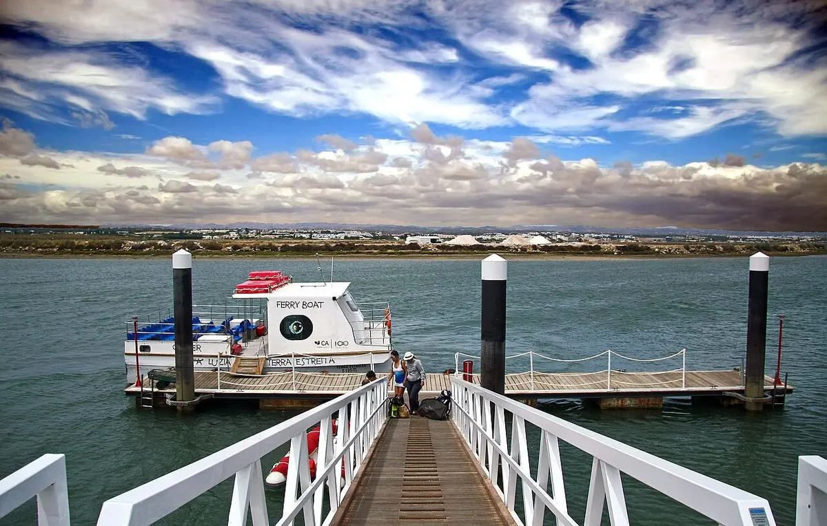 The Santa Luzia waterside access for the crossing to Terra Estreita beach