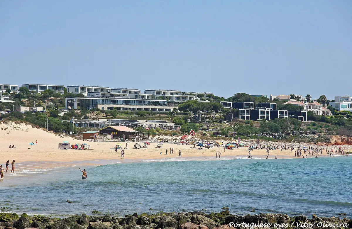The beach and coastal setting at Praia do Martinhal in the western Algarve