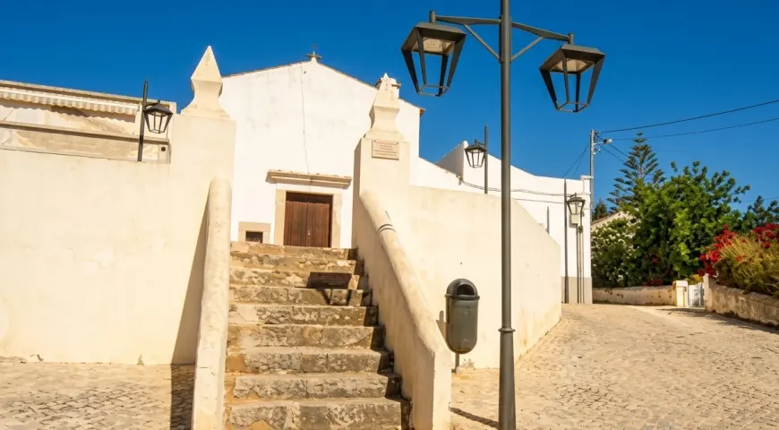 The small São Sebastião chapel reached by steps in Guia