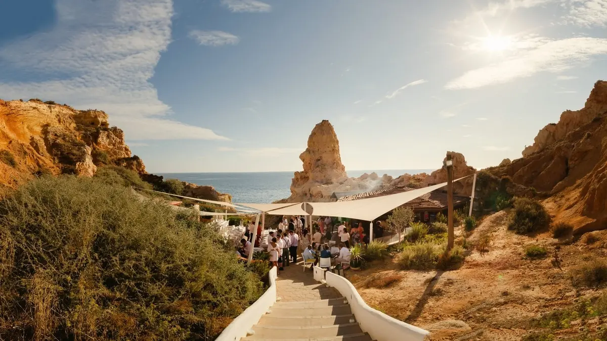 Boneca Bar among the rocks of Algar Seco in Carvoeiro