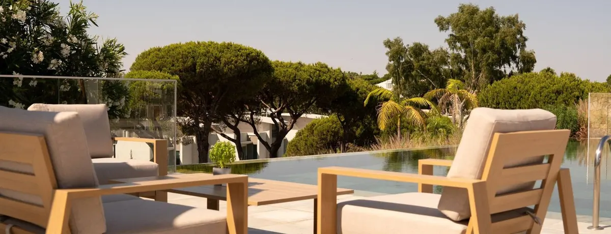 Outdoor terrace seating at Casa Velha in Quinta do Lago