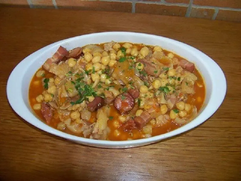 Portuguese stew pictured in O Pito’s official gallery