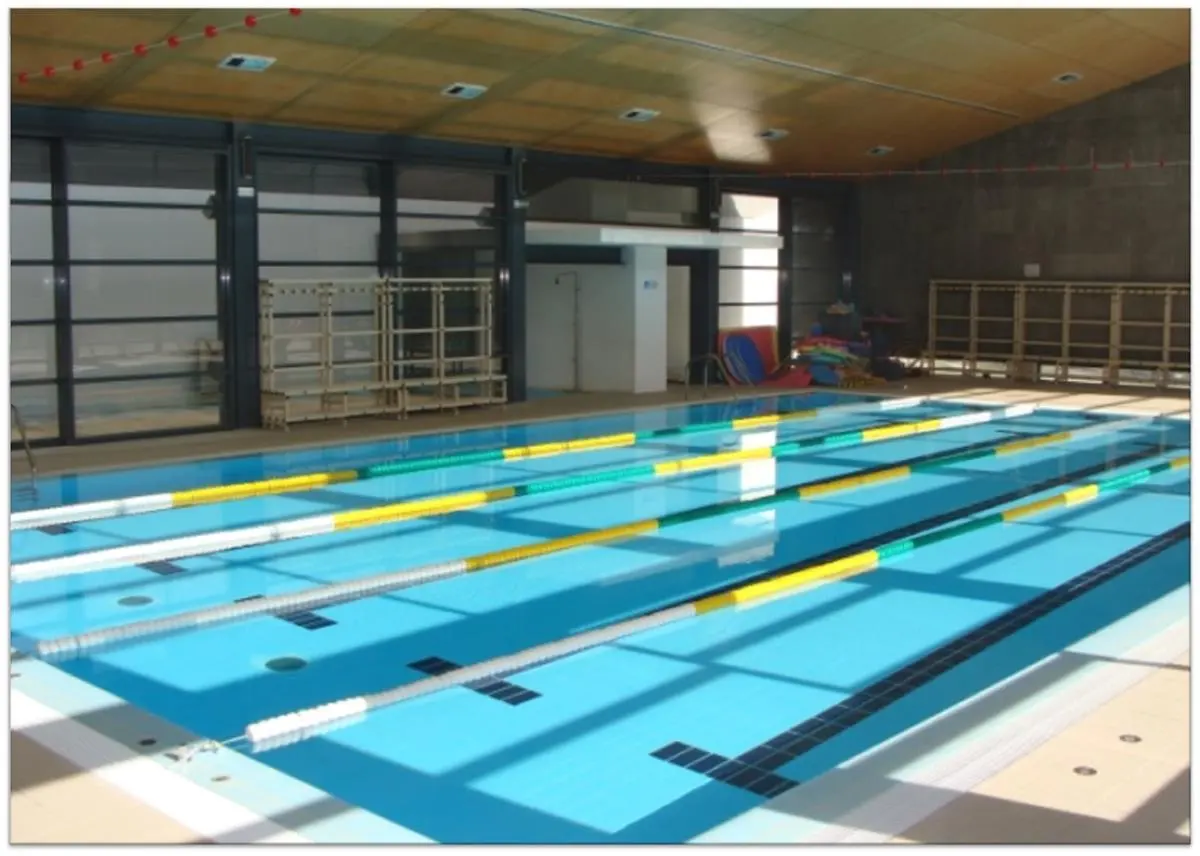 Swimming lanes and windows inside Monchique Municipal Indoor Pool
